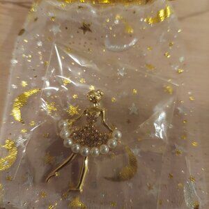 BALLET DANCER BROOCH